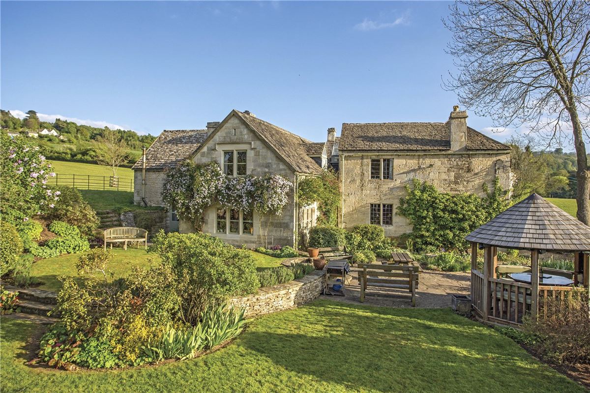 DELL FARM HOUSE REFURBISHED RESIDENCE FULL OF PERIOD CHARM United