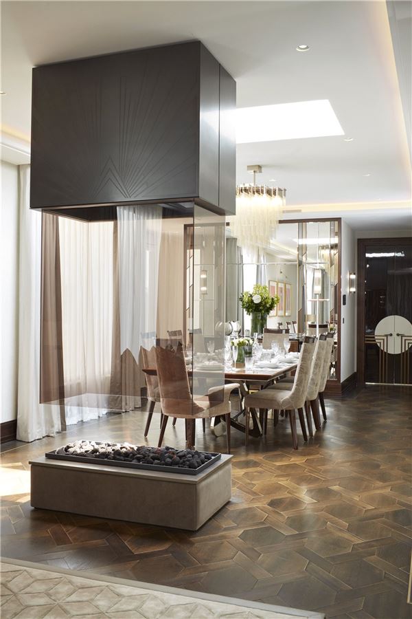 Luxury homes 完全翻新的装饰艺术建筑 