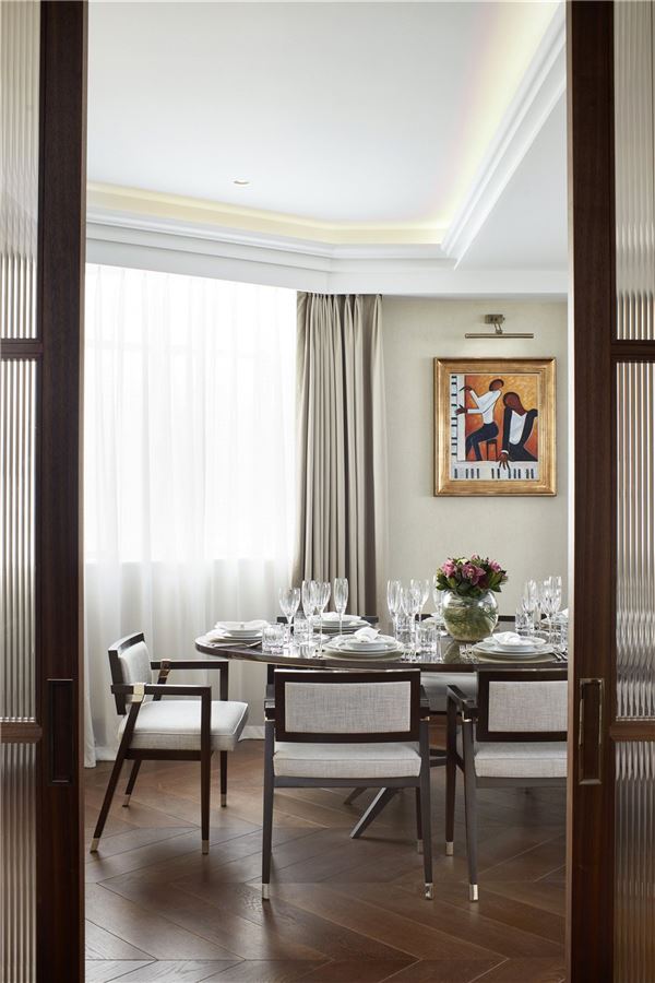 Luxury real estate 完全翻新的装饰艺术建筑 