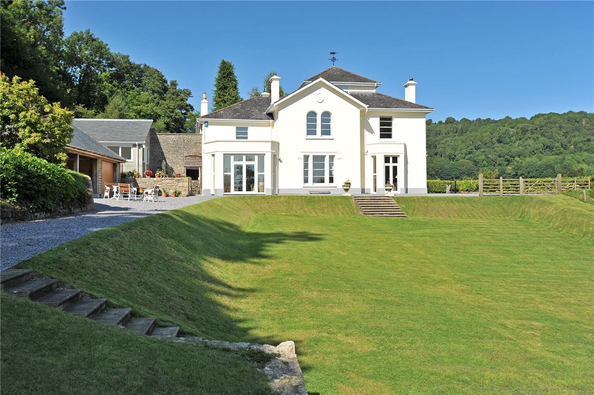 SOUGHT AFTER DARTMOOR VILLAGE HOME | United Kingdom Luxury Homes ...