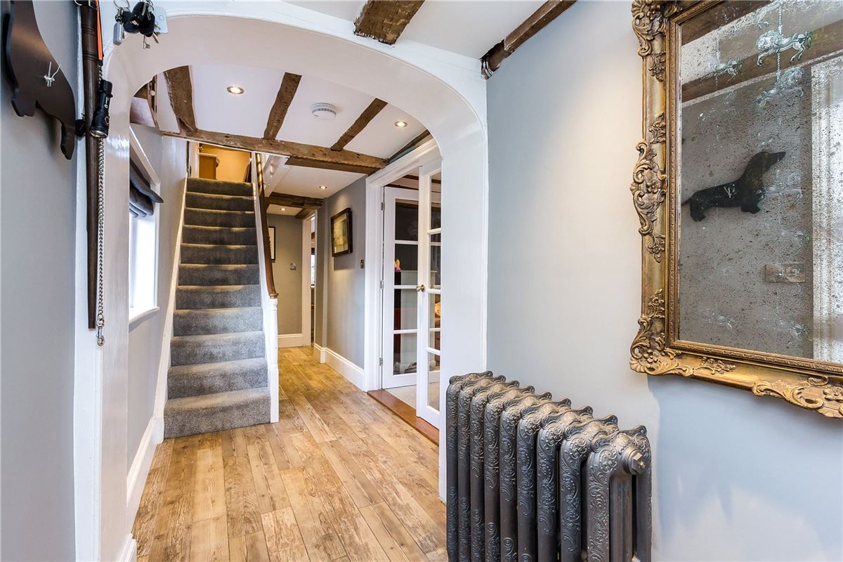 Luxury properties 占地17英亩的迷人古厝