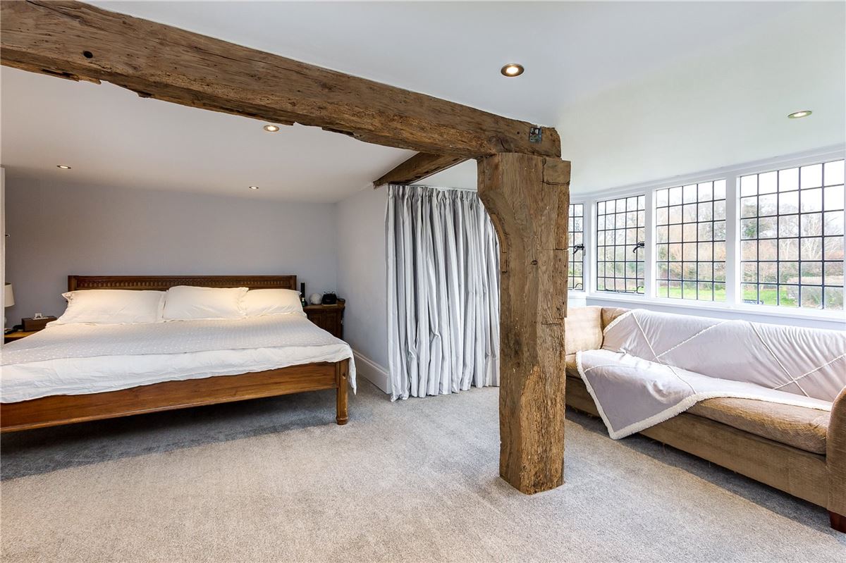 占地17英亩的迷人古厝 mansions