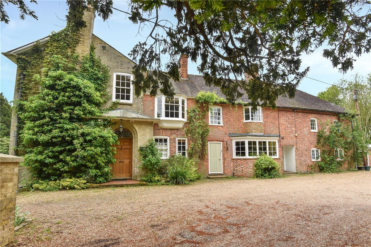 AN ELEGANT OLD VICARAGE IN ASHFORD United Kingdom Luxury Homes