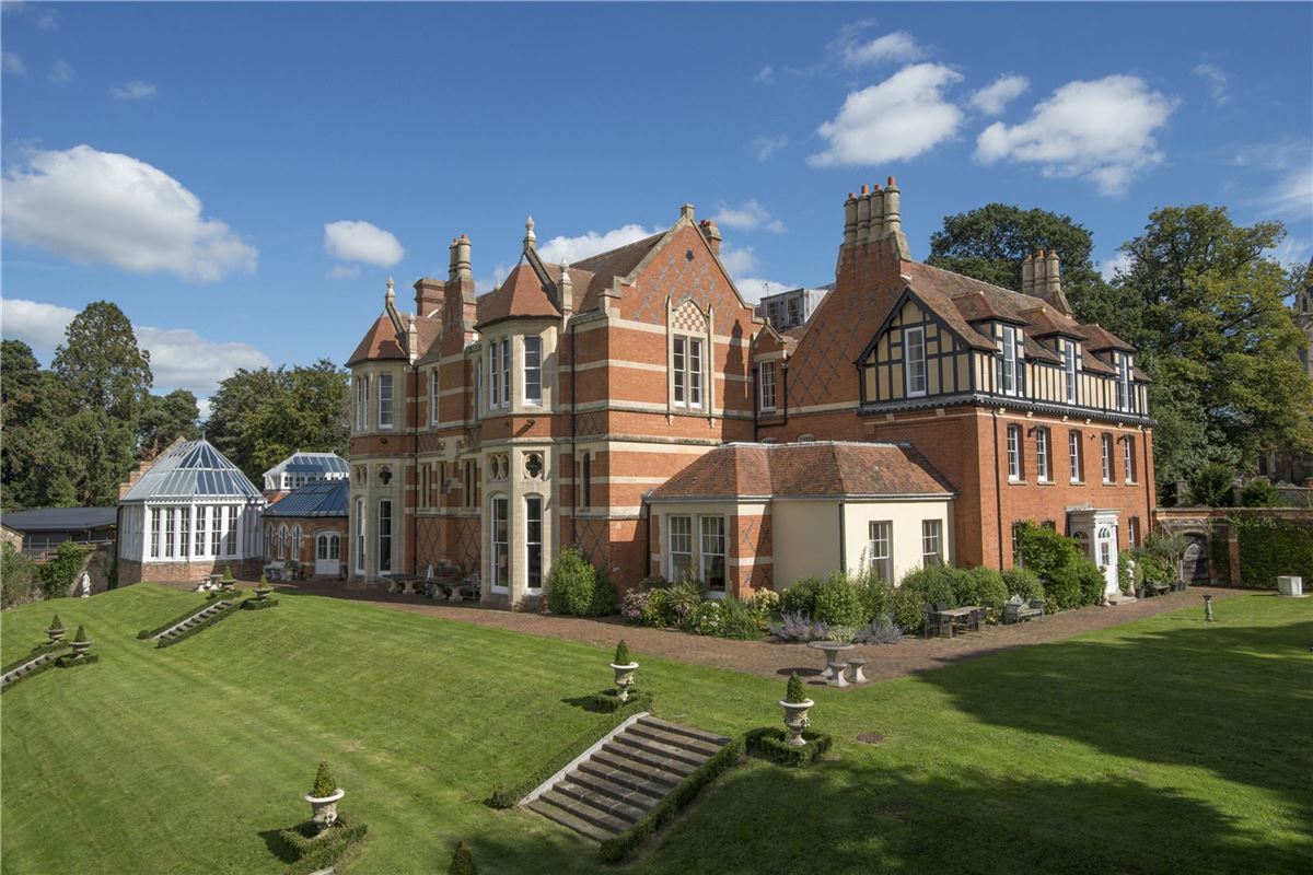 THE CHANTERS HOUSE | United Kingdom Luxury Homes | Mansions For Sale ...