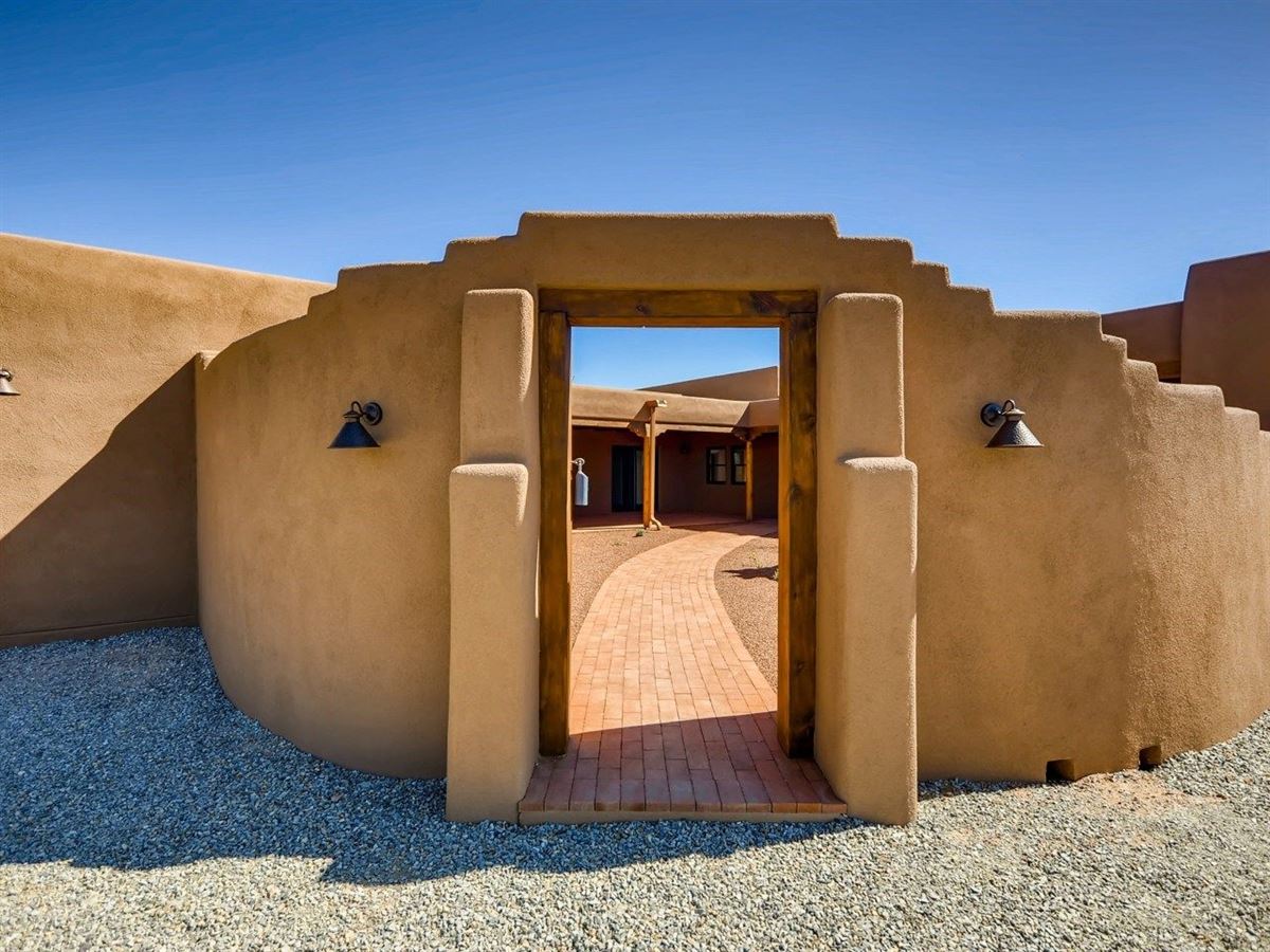 A TRUE ADOBE CLASSIC PUEBLO New Mexico Luxury Homes Mansions For