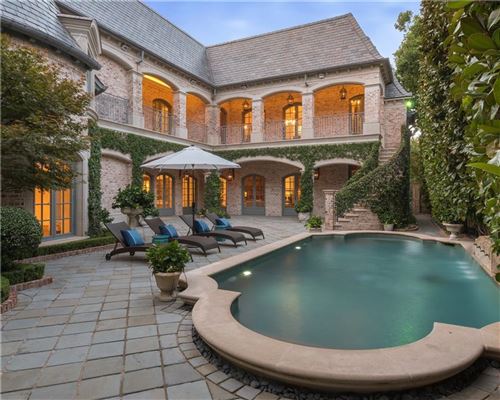A MAGNIFICENT TWO STORY HOME | Texas Luxury Homes | Mansions For Sale