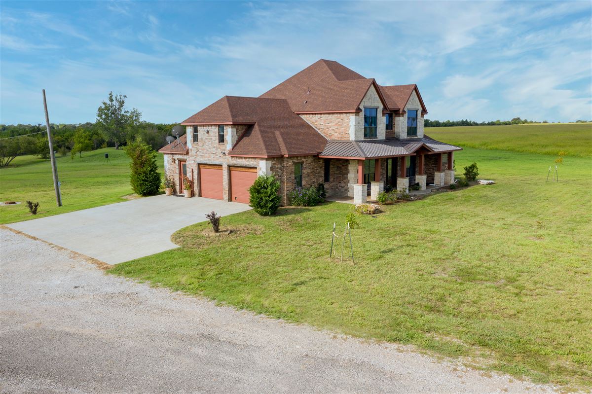 COUNTRY LIVING IN BLUE RIDGE Texas Luxury Homes Mansions For Sale