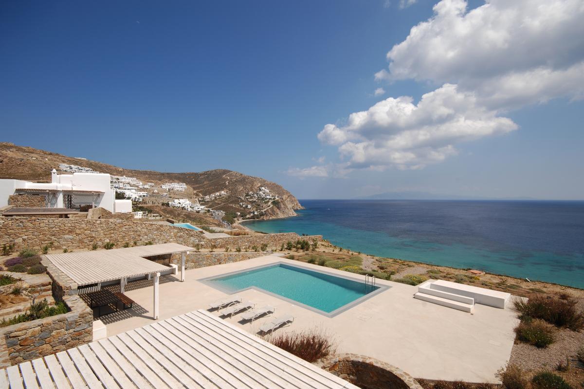 PURE LUXURY AND SIMPLICITY IN MYKONOS | Greece Luxury Homes | Mansions ...