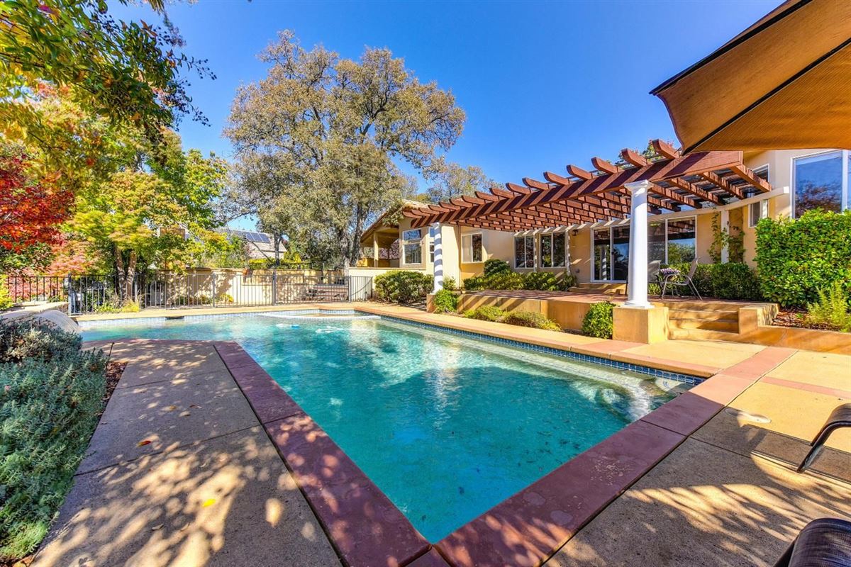 A CUSTOM SINGLESTORY IN EL DORADO HILLS California Luxury