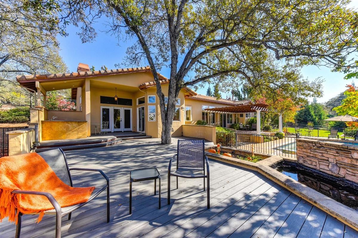 A CUSTOM SINGLESTORY IN EL DORADO HILLS California Luxury