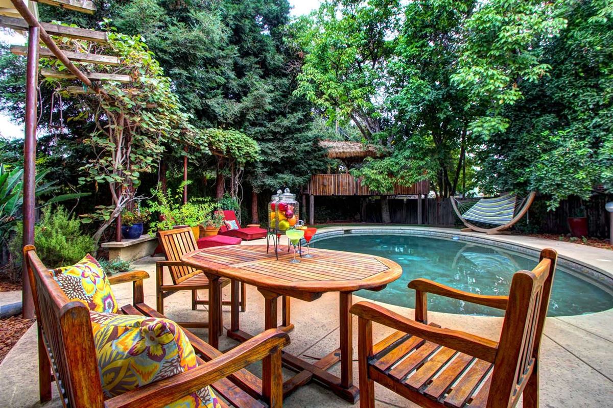 STUNNING HOME PLUS GUEST HOUSE California Luxury Homes Mansions For