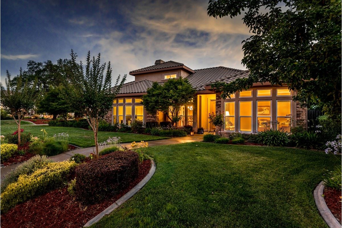 STATELY GATED COMMUNITY IN FAIR OAKS California Luxury Homes