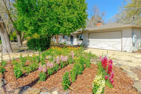 Country Cottage With Stables California Luxury Homes