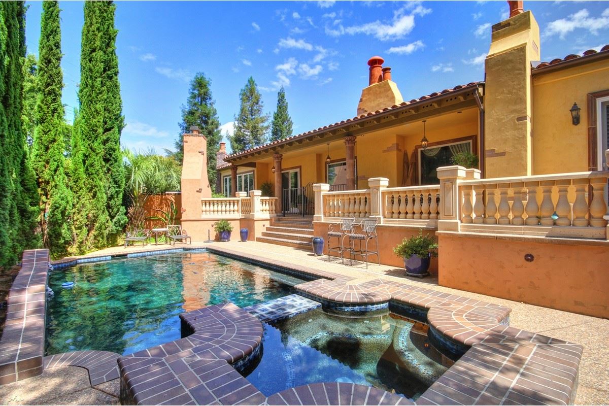 BEAUTIFUL TUSCAN STYLE VILLA | California Luxury Homes | Mansions For