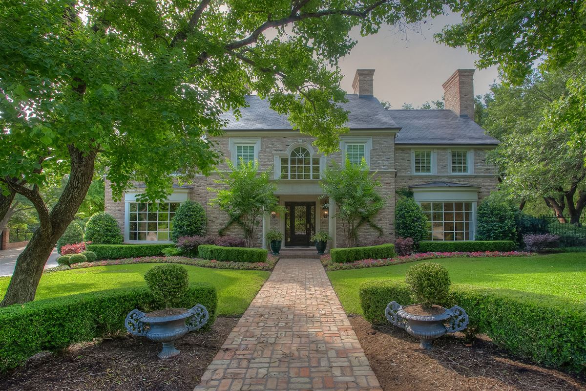 TRADITIONAL HOME IN THE HEART OF WESTOVER HILLS Texas Luxury Homes