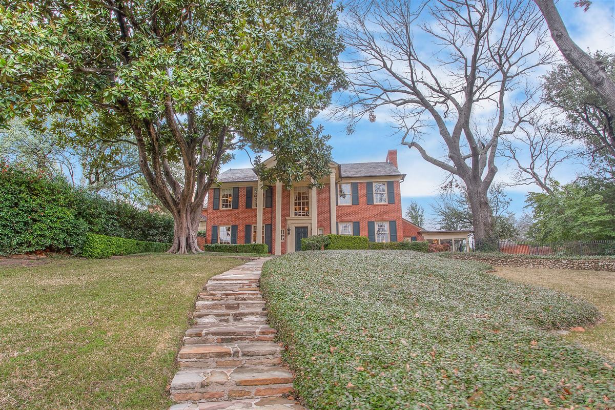 TIMELESS FORT WORTH COLONIAL REVIVAL Texas Luxury Homes Mansions