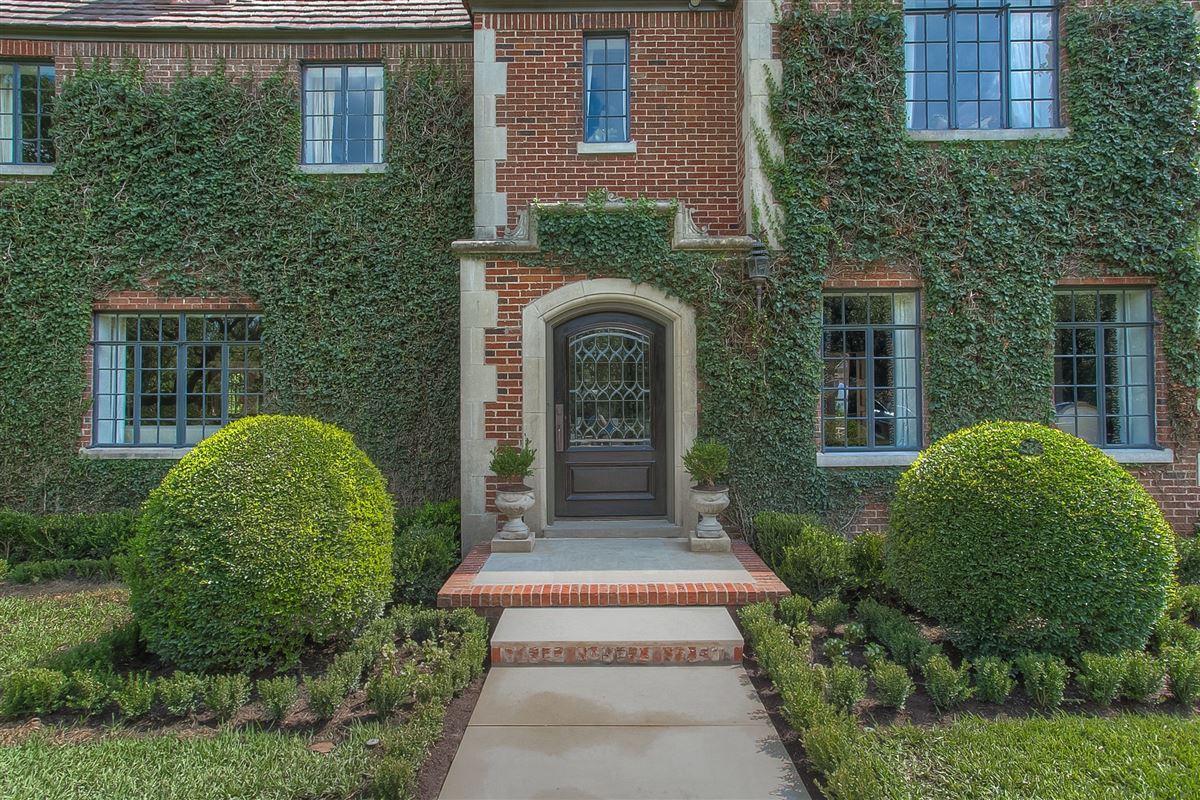 BEAUTIFUL TRADITIONAL TUDOR Texas Luxury Homes Mansions For Sale