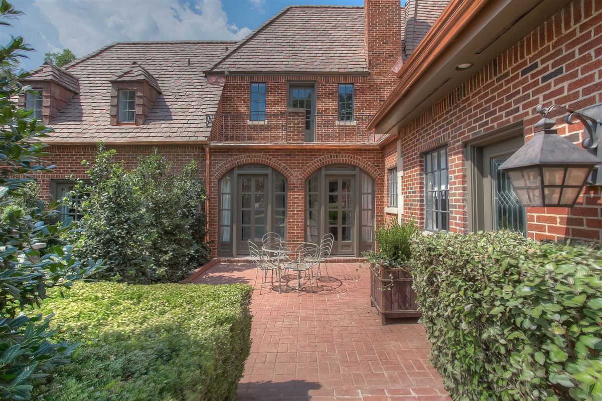 BEAUTIFUL TRADITIONAL TUDOR Texas Luxury Homes Mansions For Sale