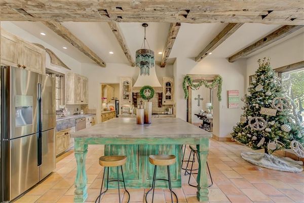 Spectacular Hill Country Style Home On 10 Plus Acres Texas