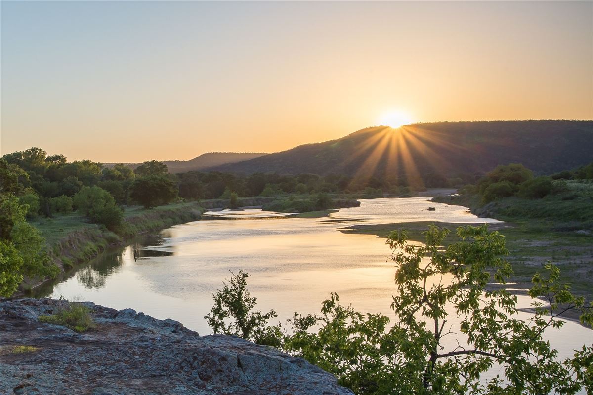 IDYLLIC BRAZOS RIVER VALLEY RANCH Texas Luxury Homes Mansions For