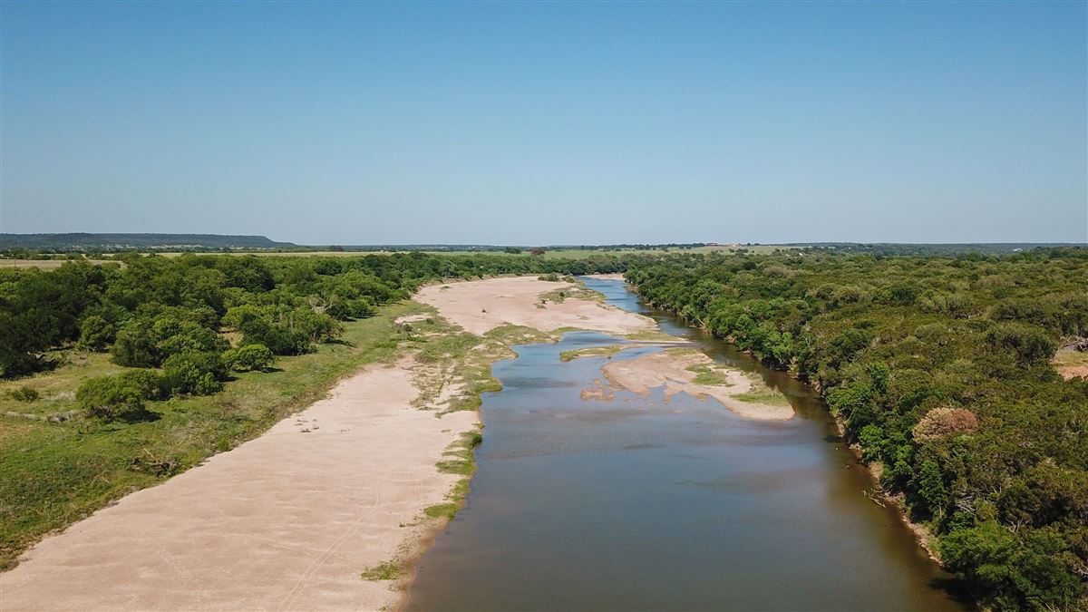 IDYLLIC BRAZOS RIVER VALLEY RANCH Texas Luxury Homes Mansions For