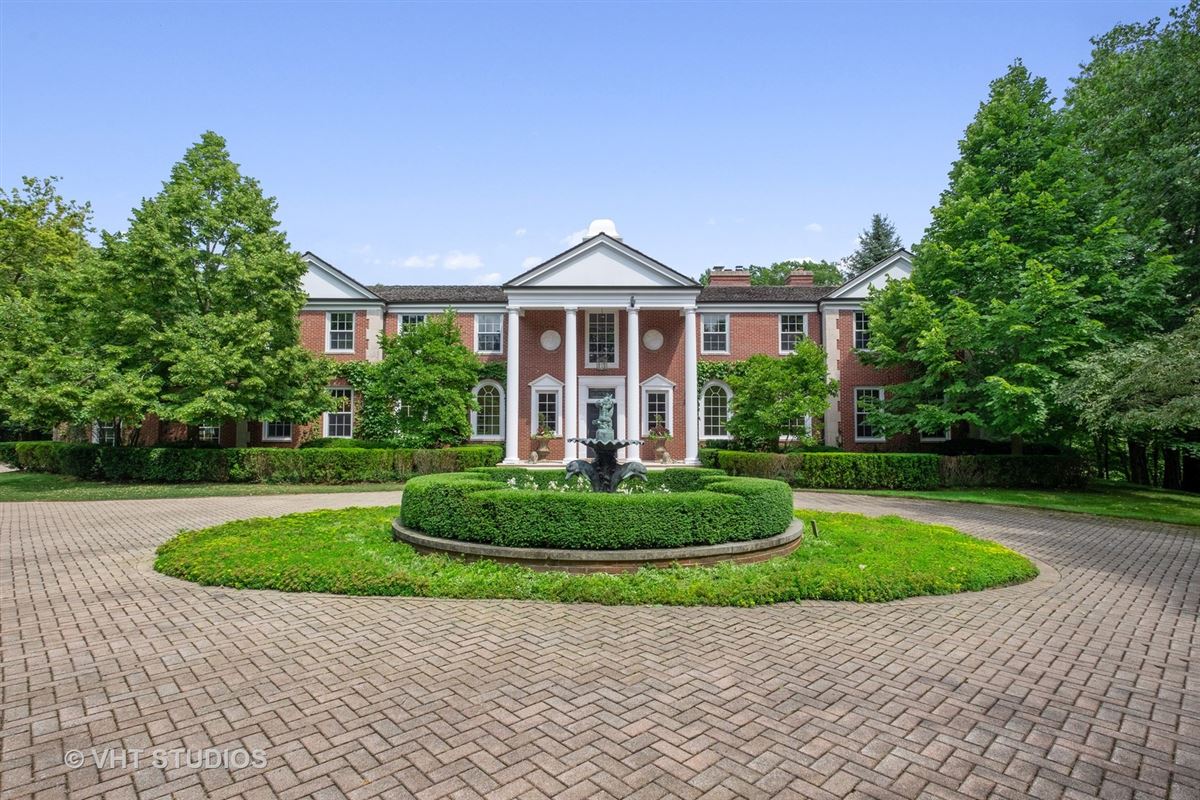 SPECTACULAR LAKEFRONT ESTATE Illinois Luxury Homes Mansions For