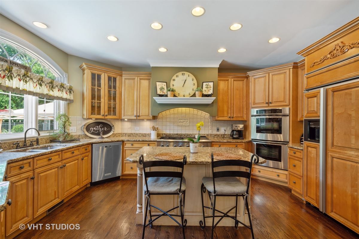 Luxury properties 豪華なカスタムジョージア風の家賃