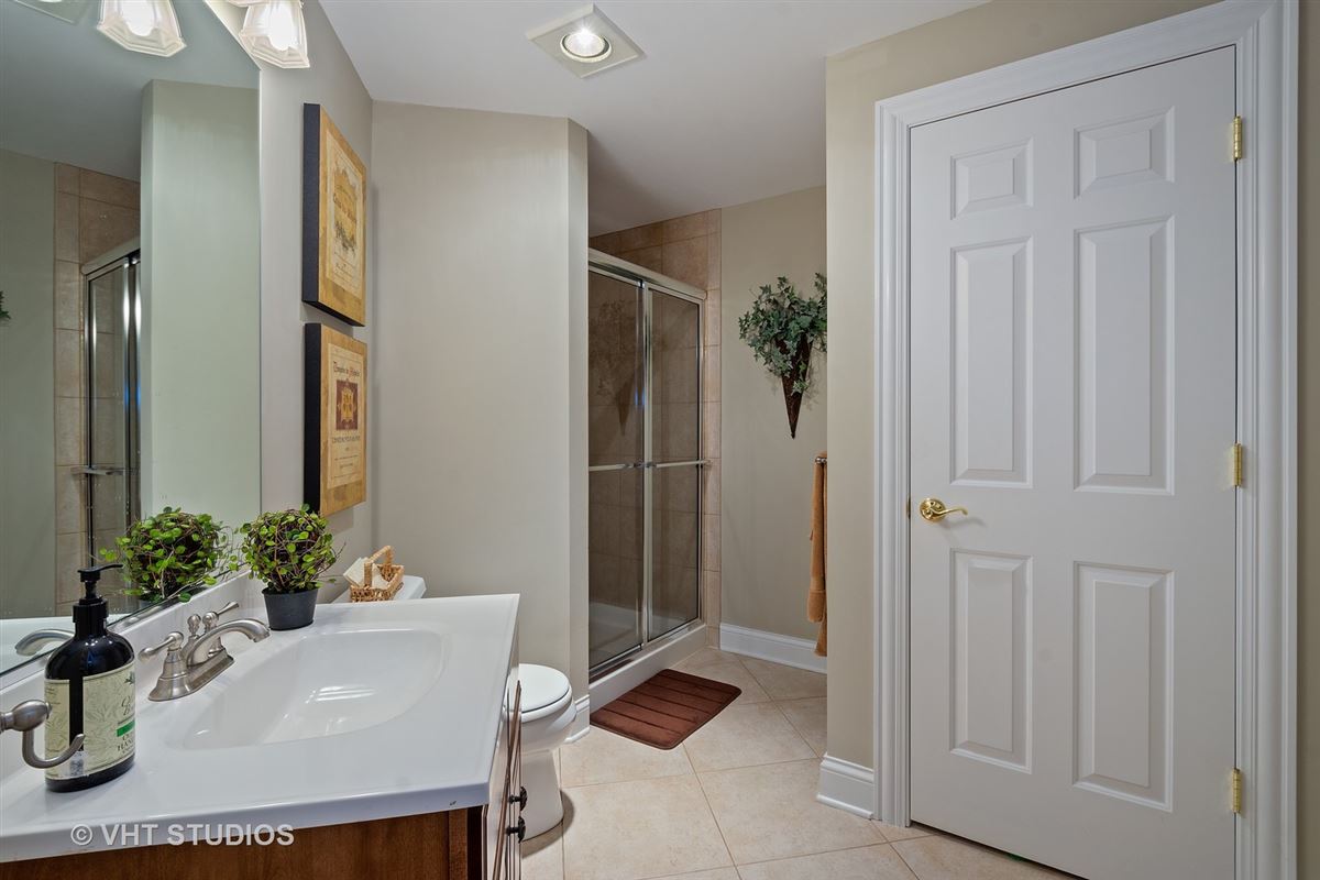 Luxury real estate 豪華なカスタムジョージア風の家賃