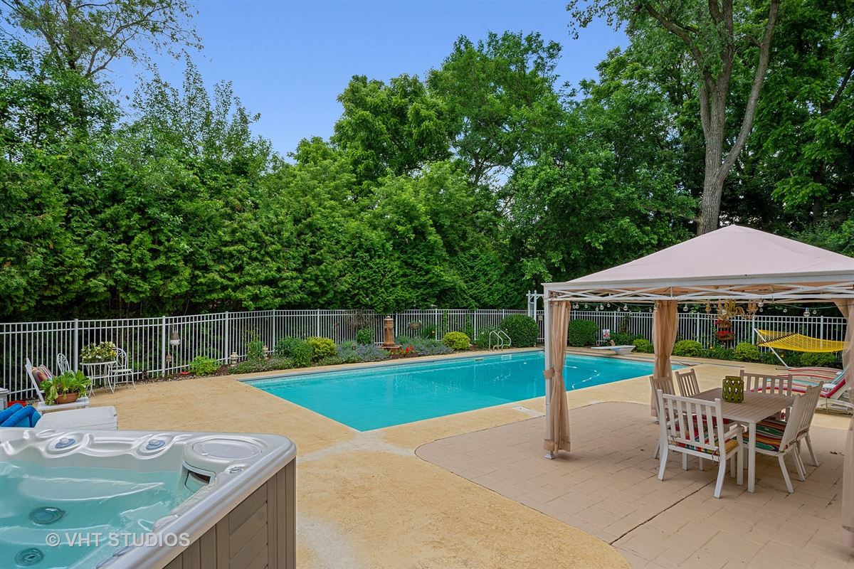 Luxury properties 豪華なカスタムジョージア風の家賃