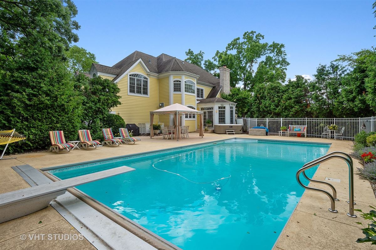 豪華なカスタムジョージア風の家賃 luxury properties