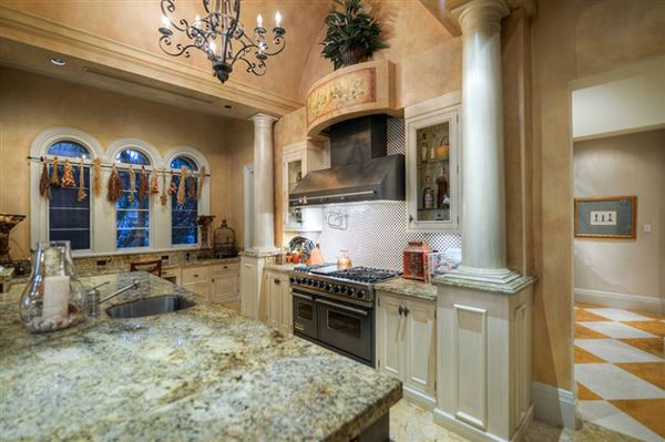 Posh Executive Style Mansion In Quail West Florida Luxury Homes