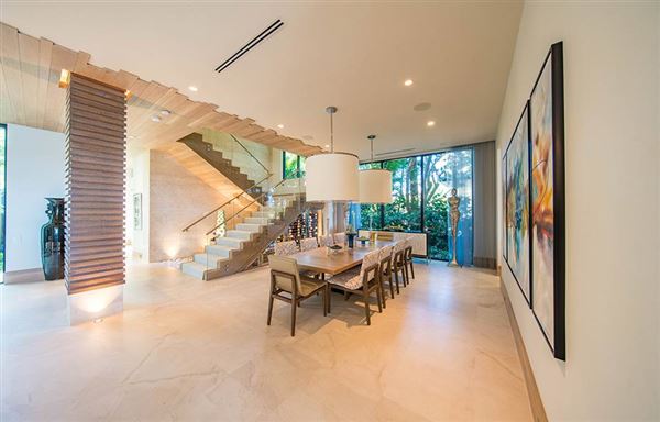 Luxury real estate 希尔伯勒海滩超现代杰作