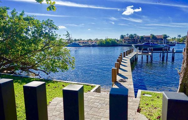 Mansions 希尔伯勒海滩超现代杰作