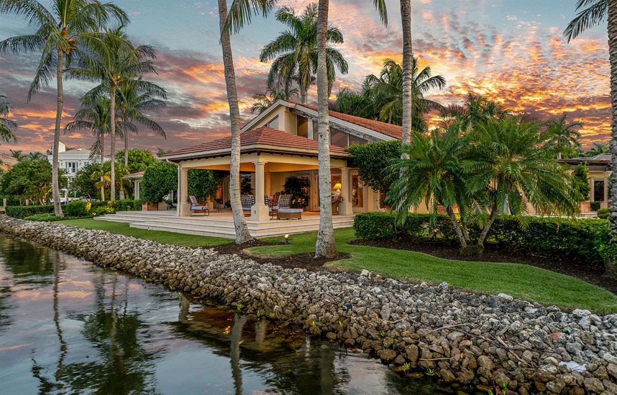 One Of Naples Most Coveted Waterfront Properties Florida Luxury Homes Mansions For Sale 5503