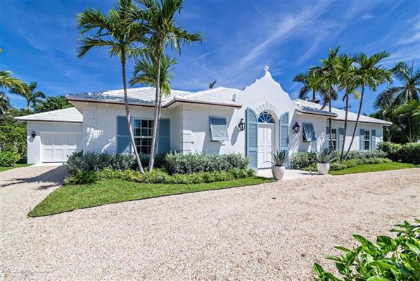 SENSATIONAL BERMUDA STYLE HOUSE IN PALM BEACH | Florida Luxury Homes ...