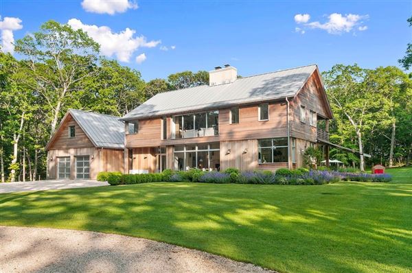 IMMACULATE MODERN FARMHOUSE New York Luxury Homes