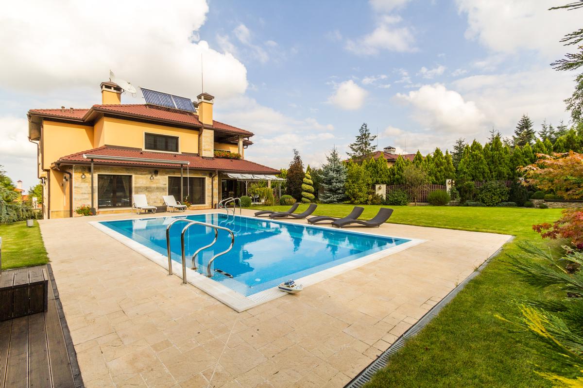 ELEGANCE AND LUXURY AT THE FOOT OF THE MOUNTAIN | Bulgaria Luxury Homes ...