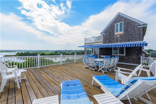 MISQUAMICUT WATERFRONT BEACH HOME | Rhode Island Luxury Homes ...