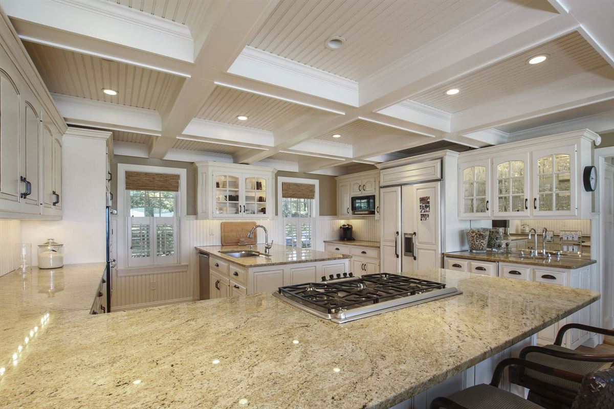 Luxury properties 美丽的海滨家园 