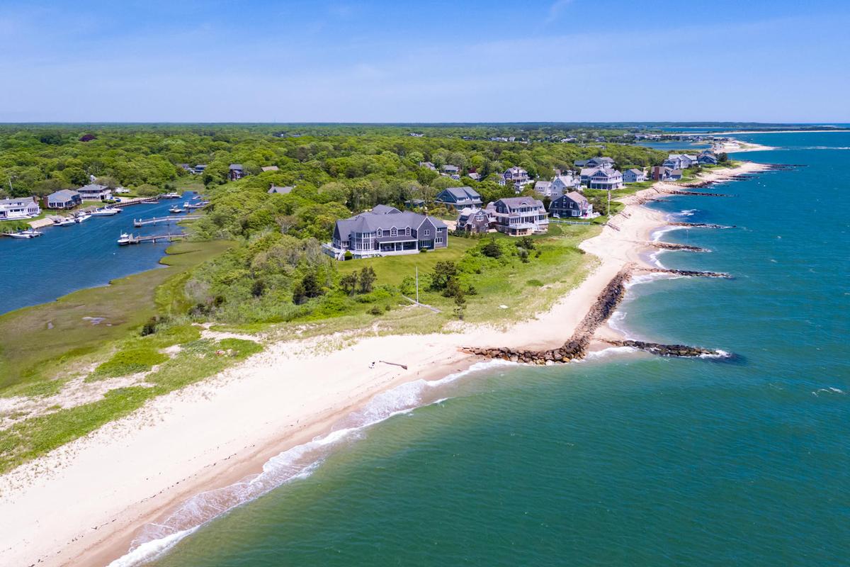 VINEYARD SOUND 6.9 ACRE WATERFRONT ESTATE | Massachusetts Luxury Homes ...