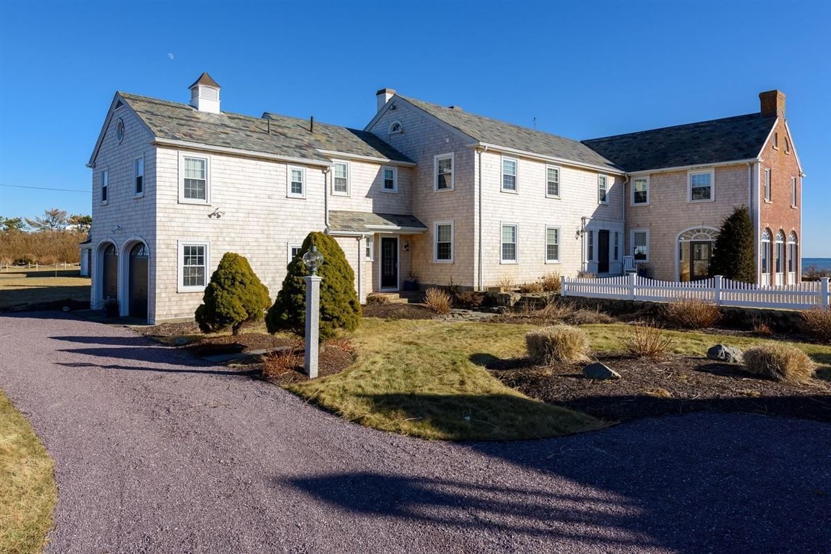 SPECTACULAR TWOACRE WATERFRONT ESTATE Massachusetts Luxury Homes