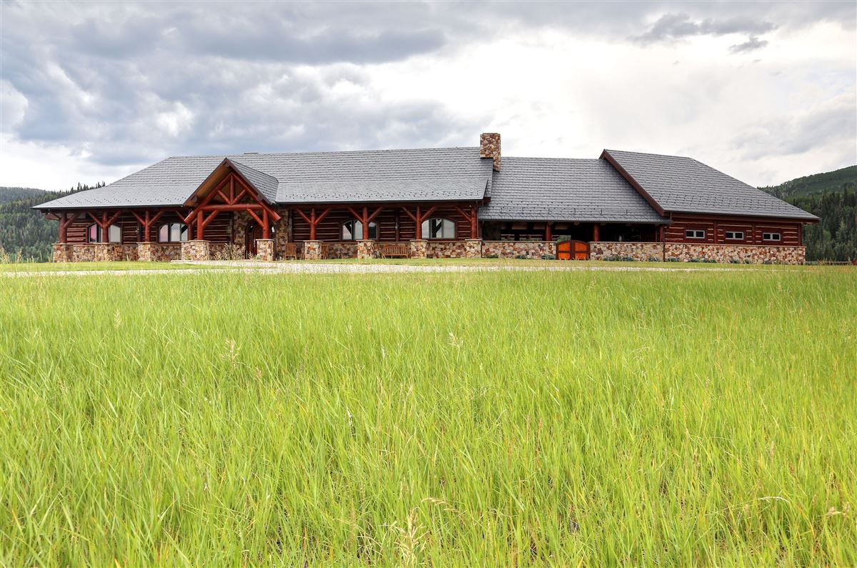 特别的315英亩牧场庄园 luxury homes