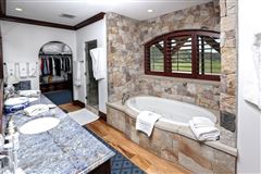 Luxury homes in 特别的315英亩牧场庄园