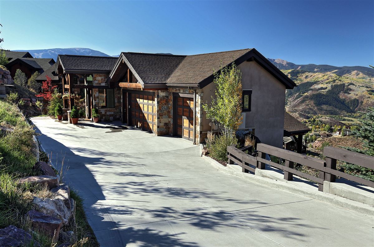 A MAJESTIC HOME OVERLOOKING THE VAIL VALLEY Colorado Luxury Homes