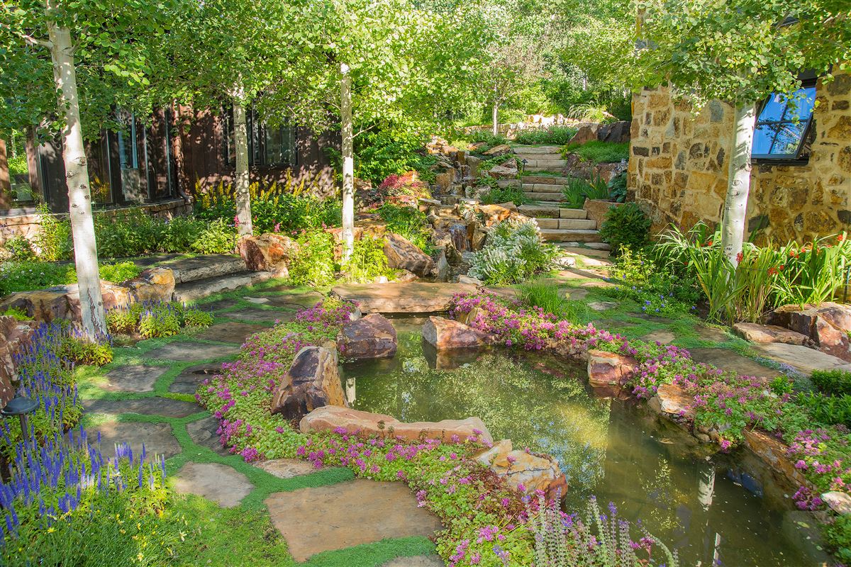 SIX BEDROOM MOUNTAIN STAR HOME WITH SWEEPING VALLEY VIEWS Colorado