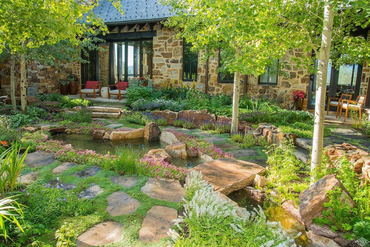 SIX BEDROOM MOUNTAIN STAR HOME WITH SWEEPING VALLEY VIEWS Colorado