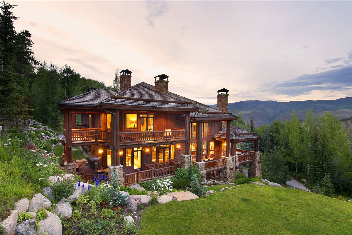 FABULOUS MOUNTAIN LUXURY HOME | Colorado Luxury Homes | Mansions For