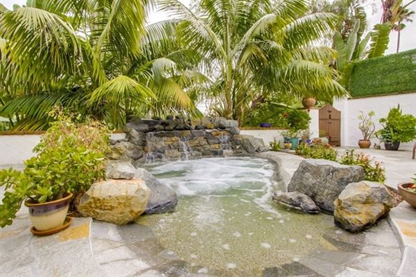 Luxury homes チャーミングホーム