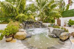 Mansions チャーミングホーム