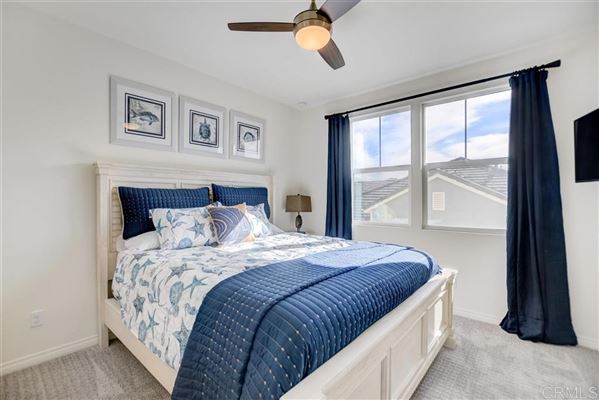 湾边三层联排别墅 luxury homes